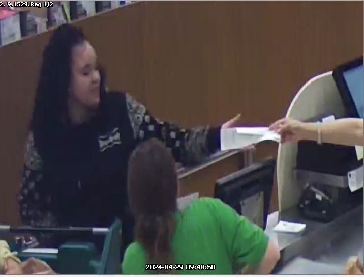 Woman wanted for allegedly using senior citizen's stolen credit card in Franklin - Vimarsana News