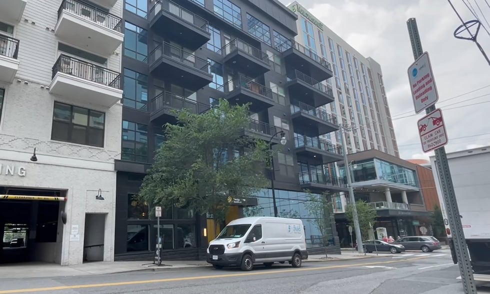 Piles of trash, infestation of gnats plagues luxury Nashville apartments: ‘We’ve almost got...