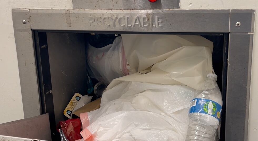 Piles of trash, infestation of gnats plagues luxury Nashville apartments: ‘We’ve almost got...