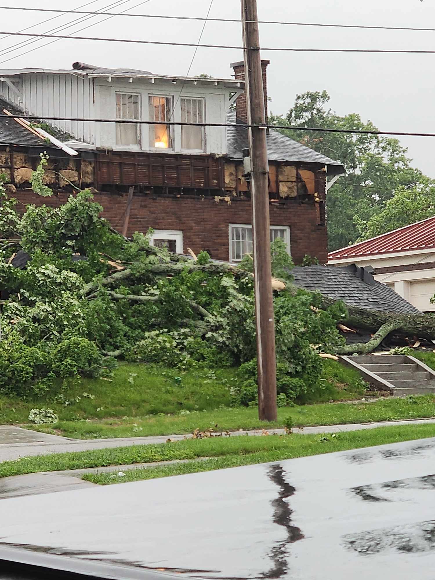 Severe weather tool kit: Power outage maps, emergency contacts - Vimarsana News