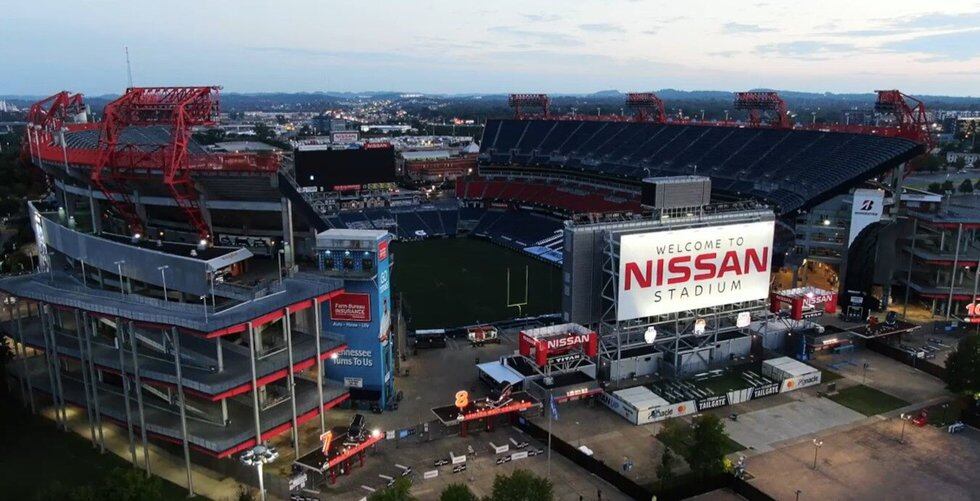Sources: Gov. seeks $500M for new NFL stadium